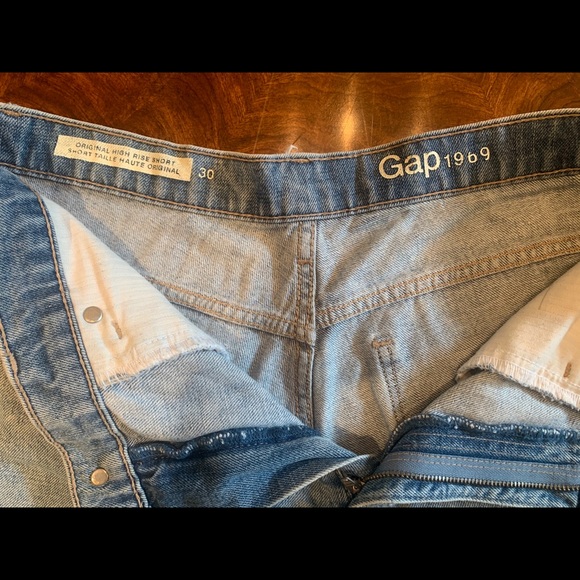 Gap Boyfriend High Waisted Jean Shorts - Picture 3 of 3